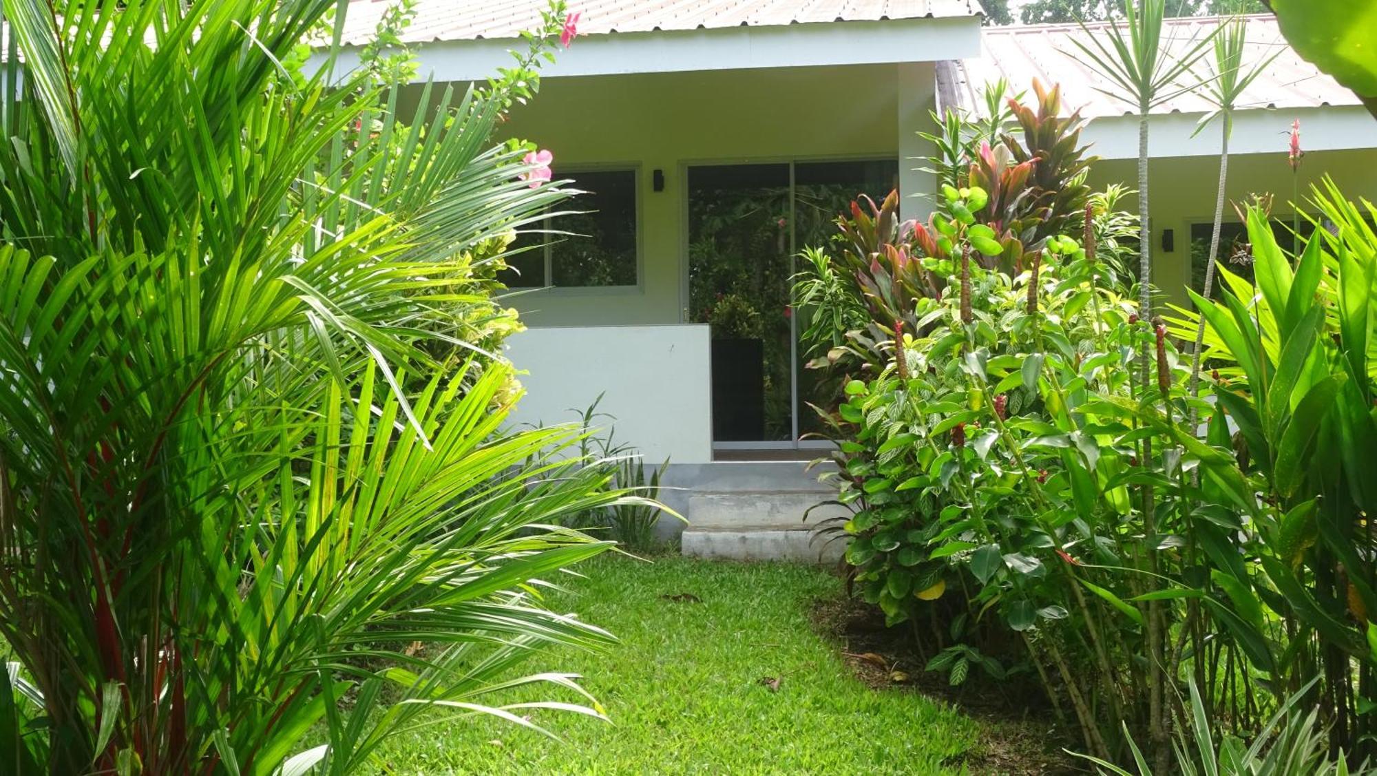 Acacia'S Cottages With Starlink Wifi Mambajao Extérieur photo